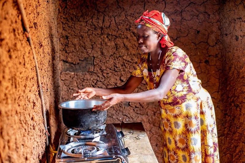 Clean blue gas flame from biogas digester - zero smoke emission